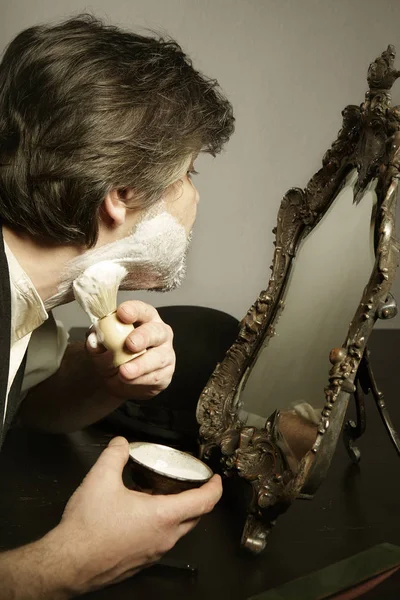 Uomo Stile Prebellico Vecchio Applicando Creme Fare Schiuma Sulla Barba — Foto Stock