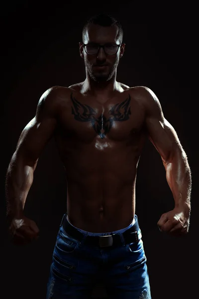 Muscular Man Posing Studio Dark Background — Stock Photo, Image