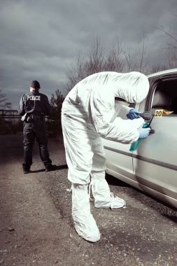 Crime scene Investigation - araba gizli parmak izi gelişmekte