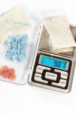 Hap, Mdma sentetik ve küçük dijital ölçek toz ilaç