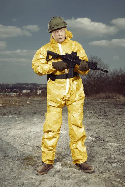 Hombre Armado Loco Con Miedo Guerra Atómica Amarillo General Notablemente — Foto de Stock