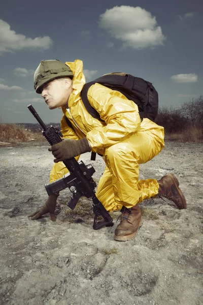 Freak Gunman Afraid Atomic War Yellow Overall Going Noticeably Landscape — Stock Photo, Image