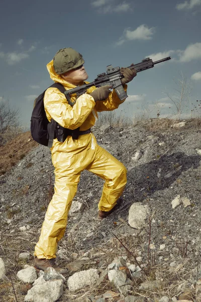 Freak Gunman Afraid Atomic War Yellow Overall Pointing Some Target — Stock Photo, Image