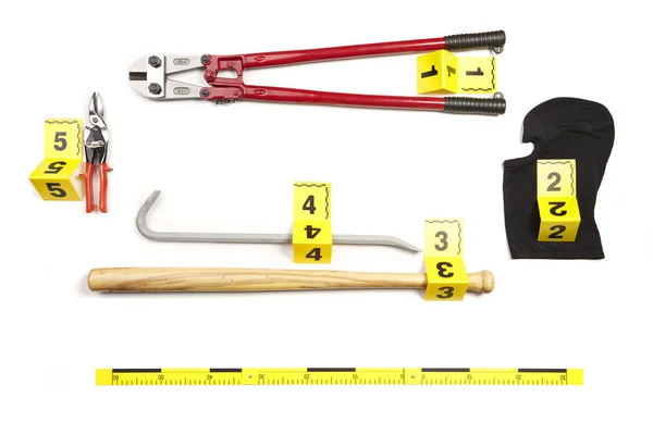 ボルト カッター 野球のバット 目出し帽 ペンチ メジャー番号と犯罪の証拠として文書化されて強盗の他の小道具 — ストック写真