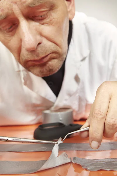 Onderzoek Van Het Bewijs Tape Gebruikt Voor Het Binden Van — Stockfoto