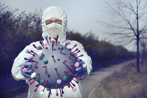 Man Protective Antibacterial Suit Catching Virion Coronavirus — Stock Photo, Image