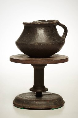 Muhtemelen Avrupa 'daki bir urnfield kültürünün antik vazosunu muhafaza etmiştir.