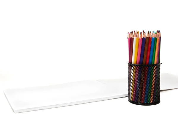 Ensemble Crayons Multicolores Album Sur Fond Blanc — Photo