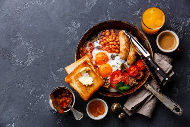 English Breakfast in pan