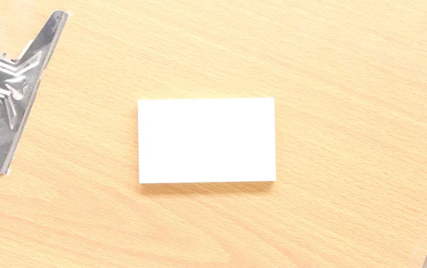 Mockup névjegykártyák fa texturált háttér — Stock Fotó