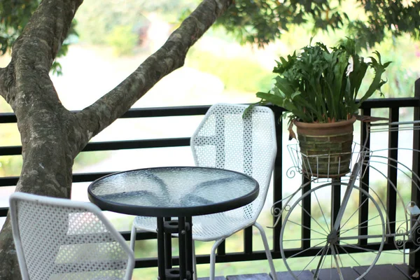 Mesa y sillas, cafetería al aire libre restaurante — Foto de Stock
