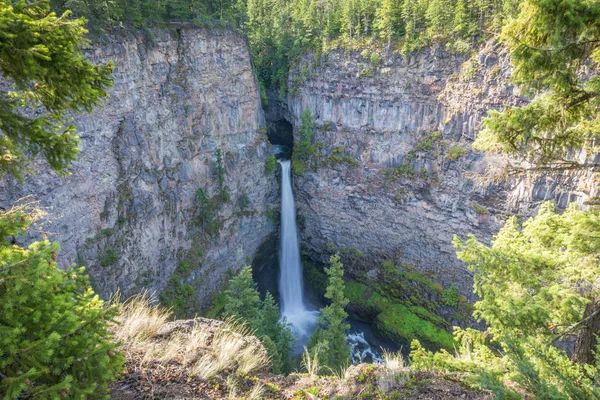 Spahats Creek Falls at Wells Gray Provincial Park, Canada — Stock Photo, Image