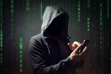 Cep telefonu ile bilgisayar korsanı