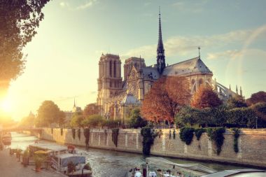 Paris'teki Notre-dame Katedrali