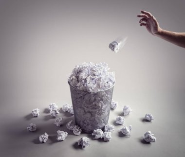 Atık kağıt sepeti ya da office çöpe atmak