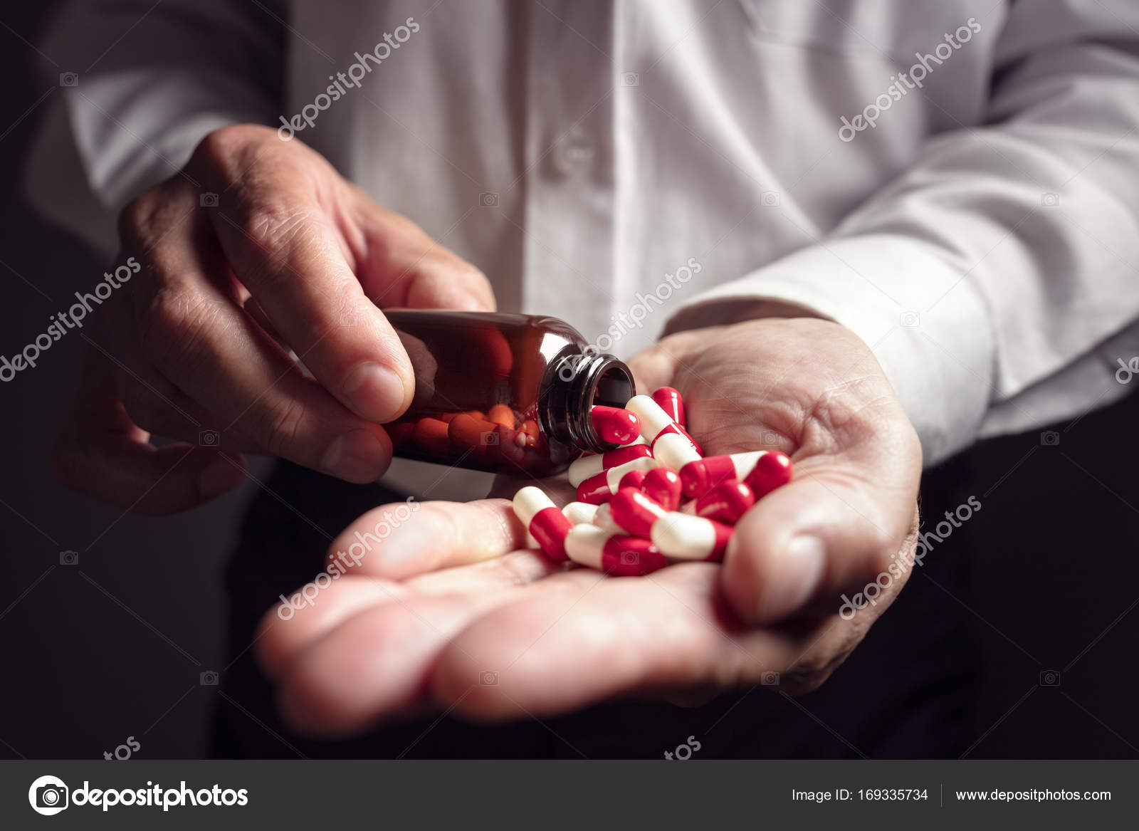 Выпивал с антидепрессантами. Лекарство. Наркотические медпрепараты. Реклама лекарственных препаратов. Запрещенная реклама лекарств.