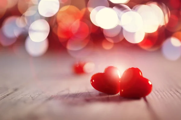 Zwei Valentinstags Herzen Auf Einem Hölzernen Hintergrundkonzept Für Liebe Dating — Stockfoto