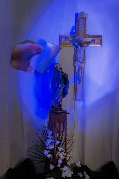 Avetrana, Italië - 19 april 2019 - Tentoonstelling van religieuze kunst tijdens de Heilige Week. Het standbeeld van Jezus Christus — Stockfoto