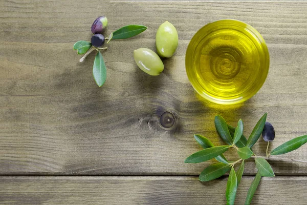 Eine Schüssel Extra Natives Olivenöl Hergestellt Apulien Italien Kopierraum Ansicht — Stockfoto