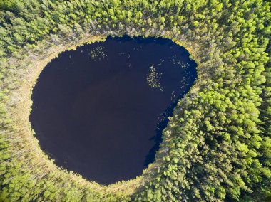 Güzel manzara Mazury bölgenin, Kacze Gölü, Polonya havadan görünümü