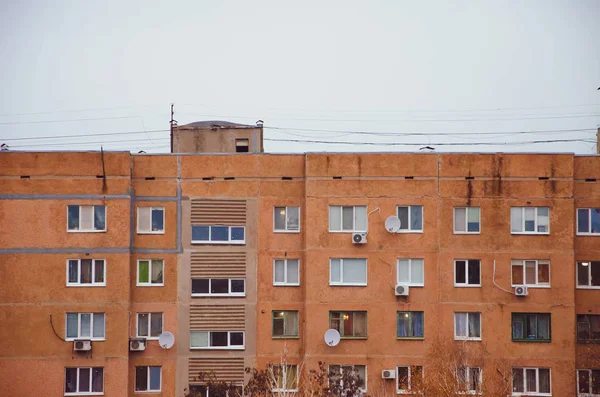 Wielopiętrowy Dom Panelowy Stary Domy Ussr Dach Schody Komunikacji Czarno — Zdjęcie stockowe