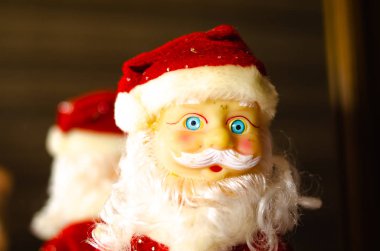 Noel Baba, Noel Baba oyuncağı. Sakallı botlar, makro kemer. Takım elbise yılbaşı. Şekil, heykel