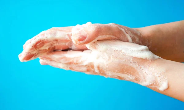 Tangan Wanita Memegang Sabun Soap Busa Tangan Sabun Kuning Tangan — Stok Foto