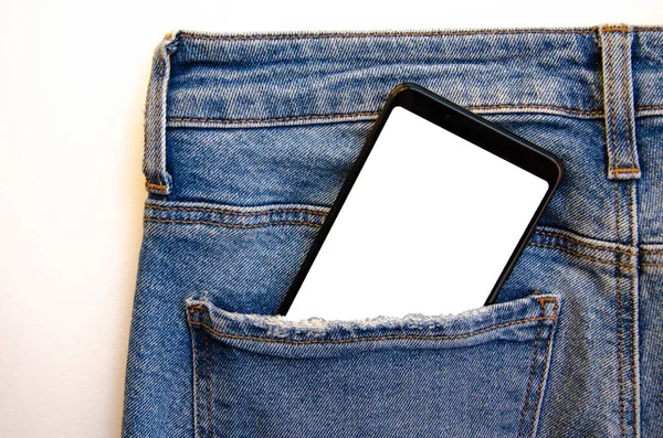 Kotun Cebinde Beyaz Ekran Akıllı Telefon Mesaj Için Akıllı Telefon — Stok fotoğraf
