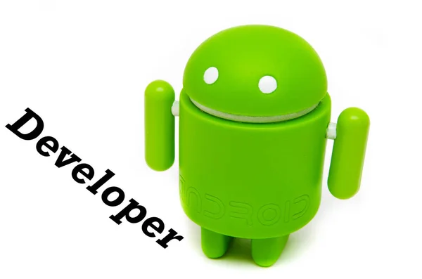 Андроїдна Фігурка Зелений Андроїд Екологічного Пластику Білому Тлі Макрофоні Android — стокове фото
