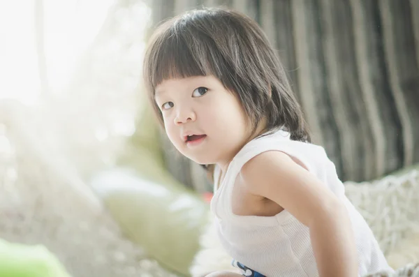 Closeup fotografie roztomilé asijské dítě výrazu — Stock fotografie