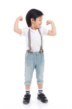 Şirin Asyalı çocuk onun pazı gösterilen