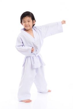 Asyalı çocuk beyaz Kimono içinde 