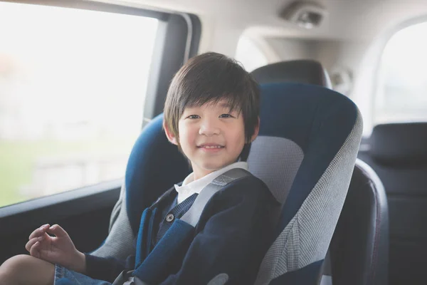 Portrait Enfant Asiatique Mignon Assis Dans Siège Auto — Photo