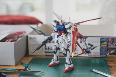 Bangkok, Tayland - 27 Temmuz 2016: Plastik model Gat-X105 Aile Strike Gundam Ver.Rm Master dereceli ölçek 1: 100