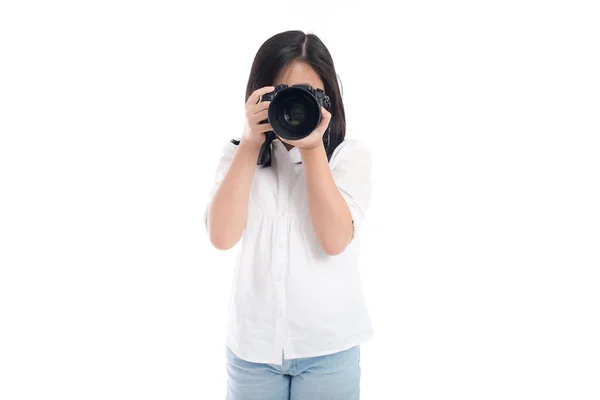 Niedliche Asiatische Mädchen Halten Kamera Auf Weißem Hintergrund Isoliert — Stockfoto
