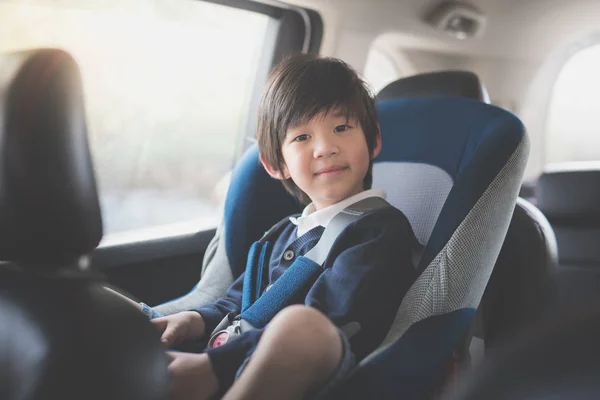 Portrait Enfant Asiatique Mignon Assis Dans Siège Auto — Photo