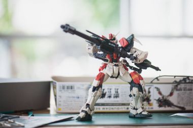 Bangkok, Tayland - 26 Ağustos 2016: Plastik model Gat-X103 Buster Gundam Master dereceli ölçek 1: 100