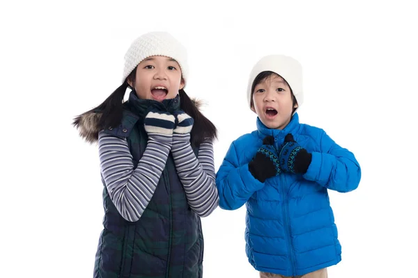 Carino Asiatico Bambini Inverno Vestiti Sorpresa Così Felice Bianco Sfondo — Foto Stock