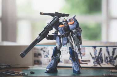 Bangkok, Tayland - 8 Ağustos 2016: Plastik model Gat-X102 düello Gundam saldırı kefen Master dereceli ölçek 1: 100