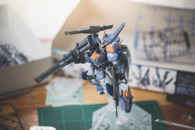 Bangkok, Tayland - 8 Ağustos 2016: Plastik model Gat-X102 düello Gundam saldırı kefen Master dereceli ölçek 1: 100
