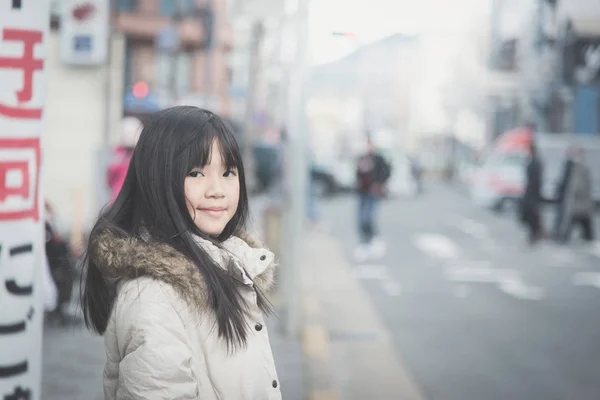 Gyönyörű Ázsiai Lány Sétál Utcán Kyoto Japán — Stock Fotó