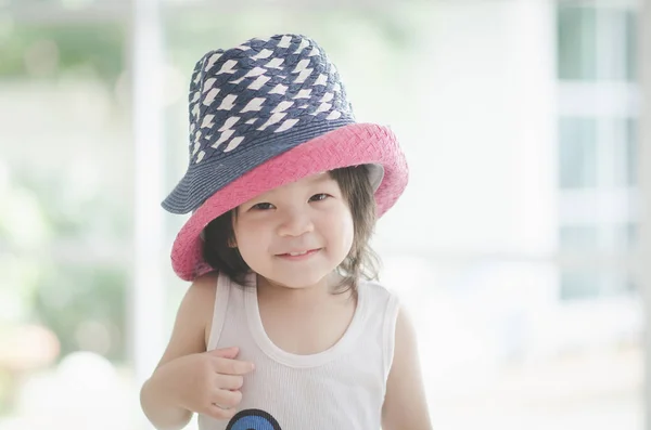 Gülümseyen Mutlu Asyalı Çocuk Yakın Çekim — Stok fotoğraf