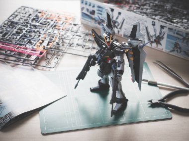 Bangkok, Tayland - Şubat 24, 2018: Plastik model Gat-X105e Strike Noir Gundam Master dereceli ölçek 1: 100