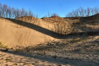 Kuzey kum tepelerinin günbatımı, Curonian salyası, Nida, Klaipeda, Litvanya