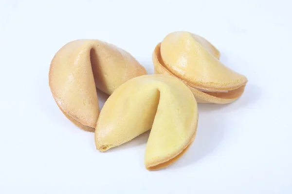 Galletas de la fortuna aisladas sobre fondo blanco — Foto de Stock