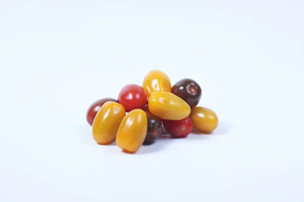 Hromadu Cherry Rajčat Izolovaných Bílém Pozadí Vodorovný Obraz Obrázek Obsahuje — Stock fotografie