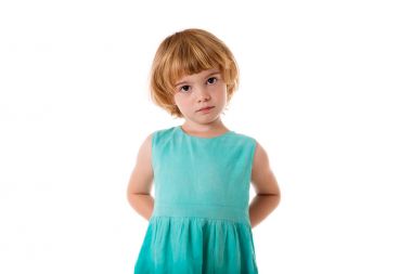 Sevimli küçük çocuk kız. İzole