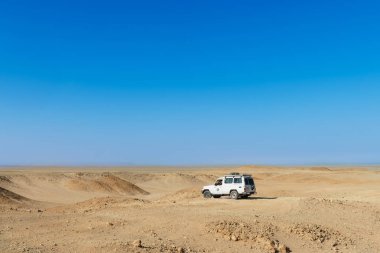 Jeep safari, tozlu Doğu Çölü'Egyp
