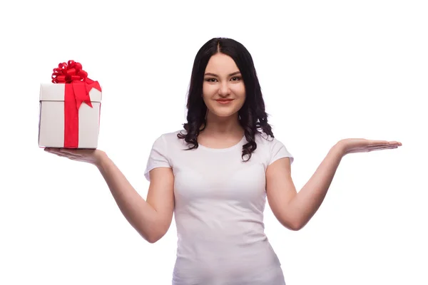 Uśmiechnięta kobieta trzymaj czerwony prezenty. białe tło. — Zdjęcie stockowe