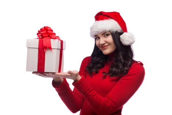 Christmas santa hat geïsoleerde vrouw houdt de gift van Kerstmis. — Stockfoto